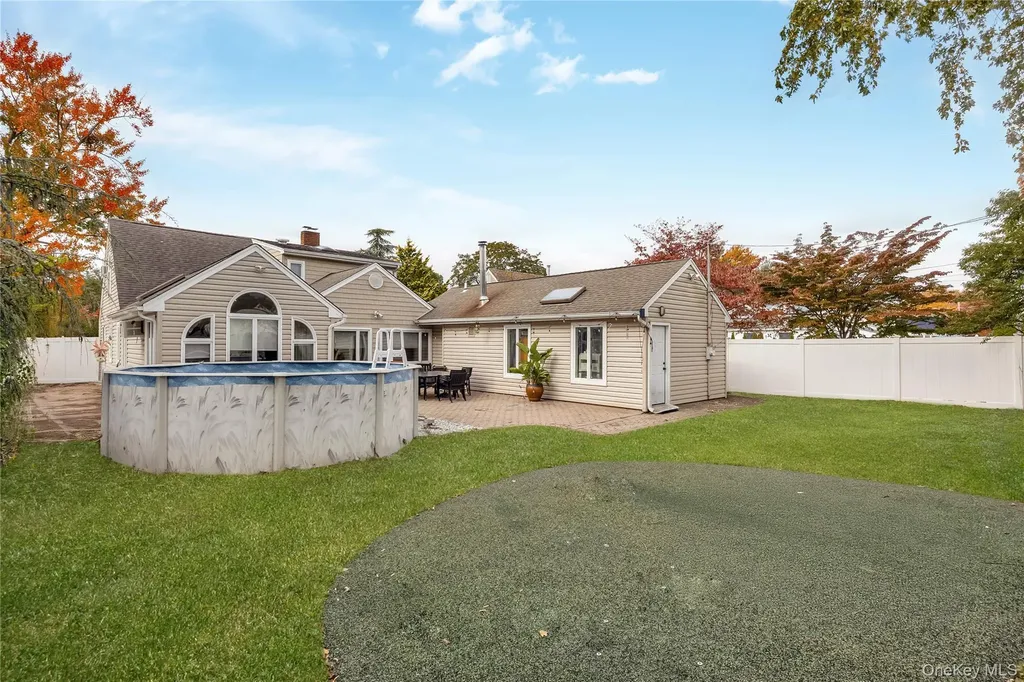 37 Angle Lane Hicksville NY 11801