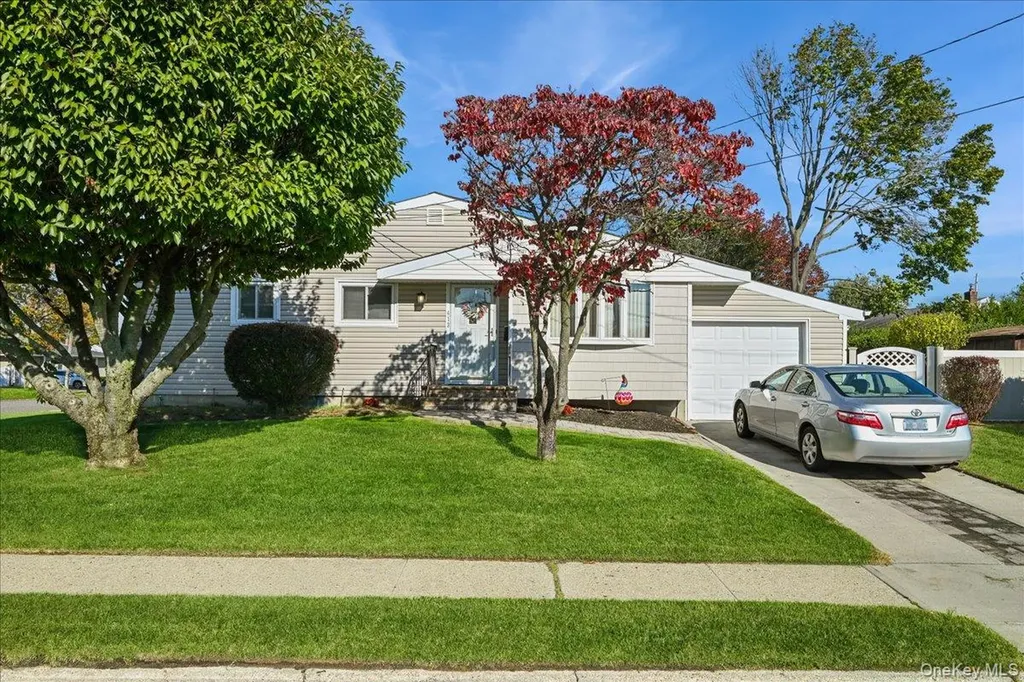 413 Grand Boulevard Deer Park NY 11729