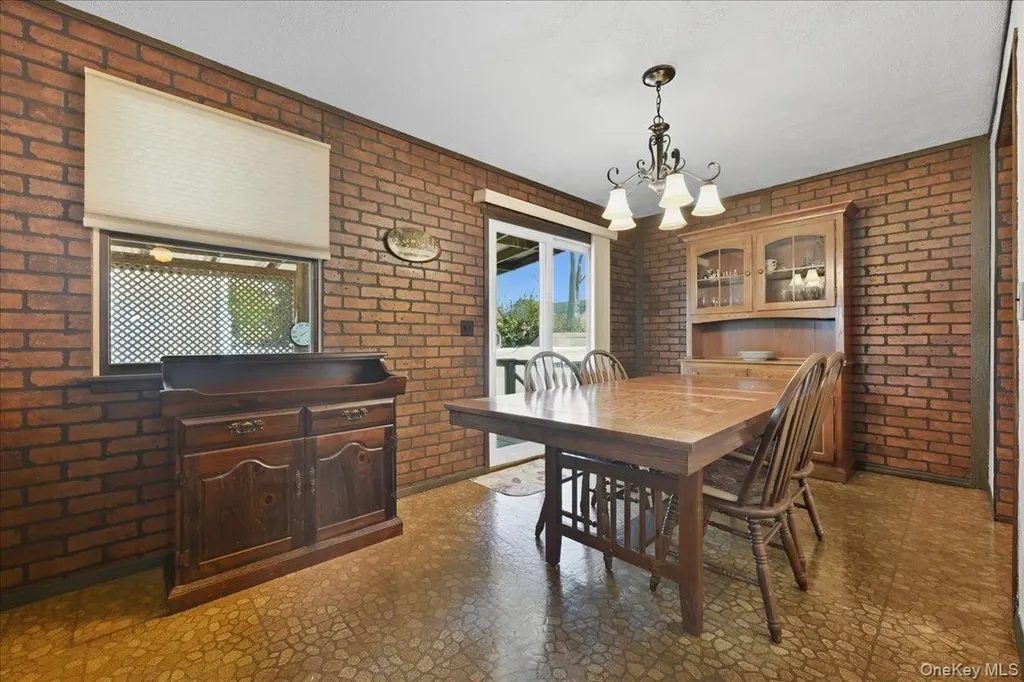 413 Grand Boulevard Deer Park NY 11729