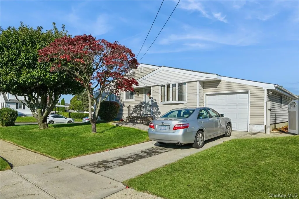 413 Grand Boulevard Deer Park NY 11729