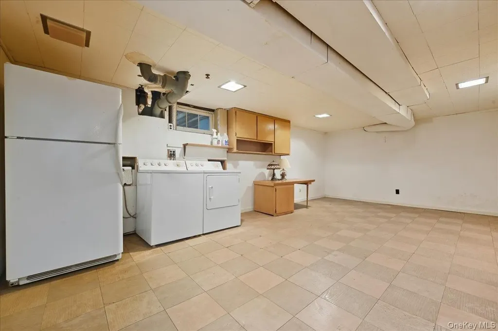 413 Grand Boulevard Deer Park NY 11729