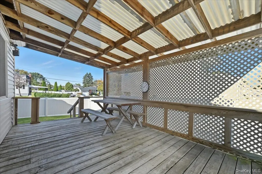 413 Grand Boulevard Deer Park NY 11729