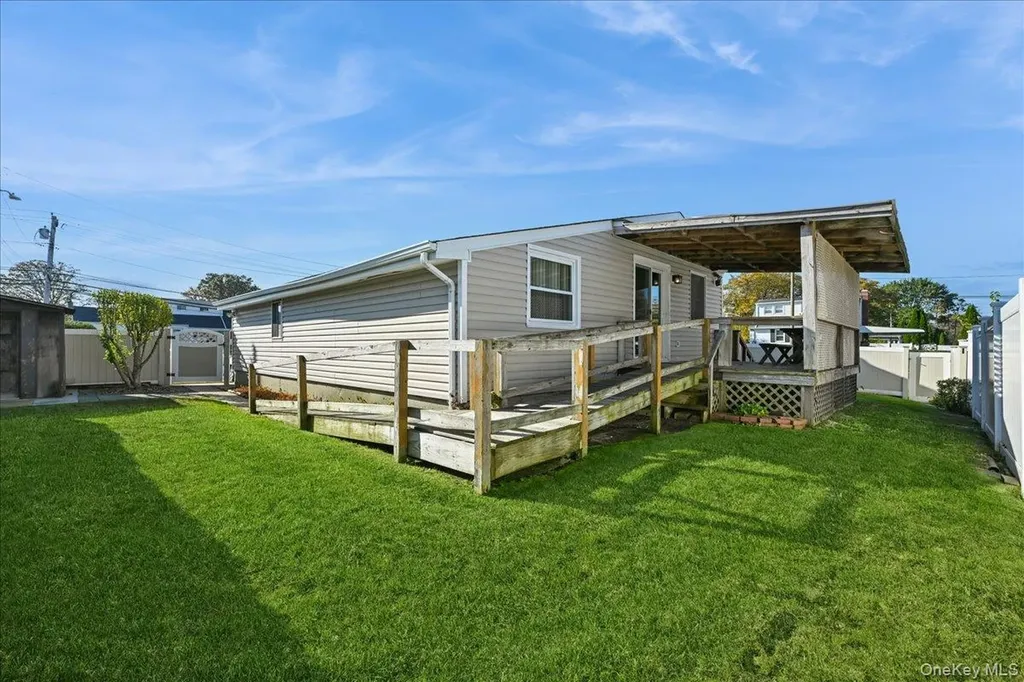 413 Grand Boulevard Deer Park NY 11729