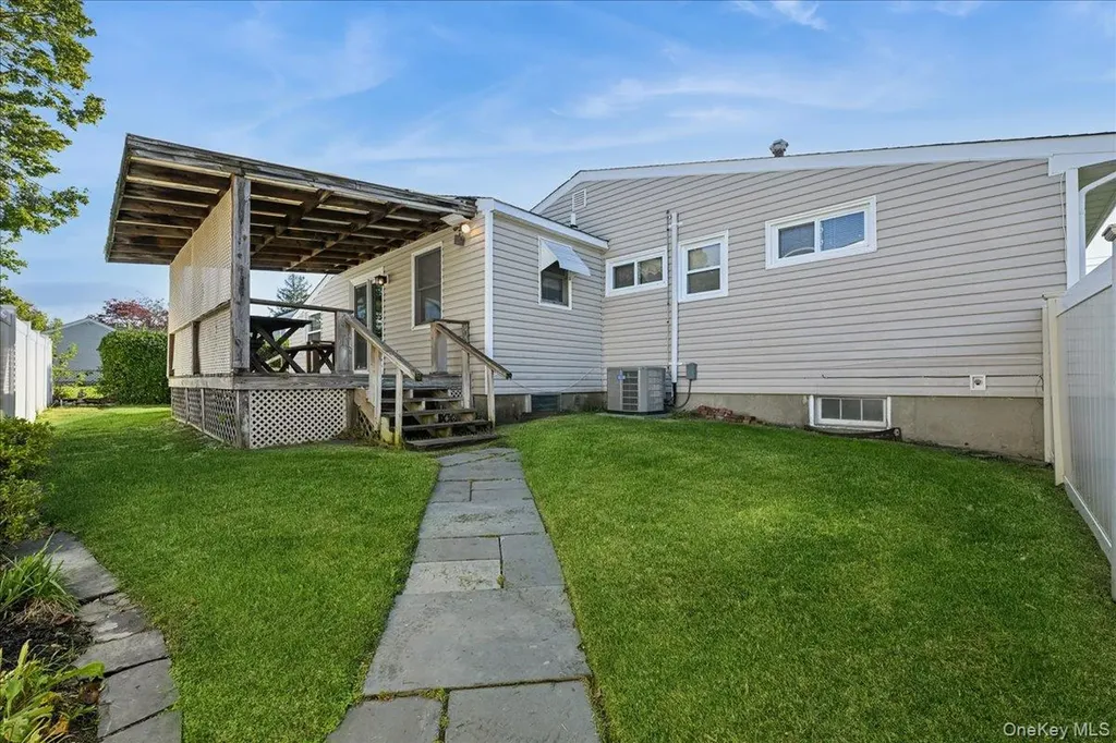 413 Grand Boulevard Deer Park NY 11729