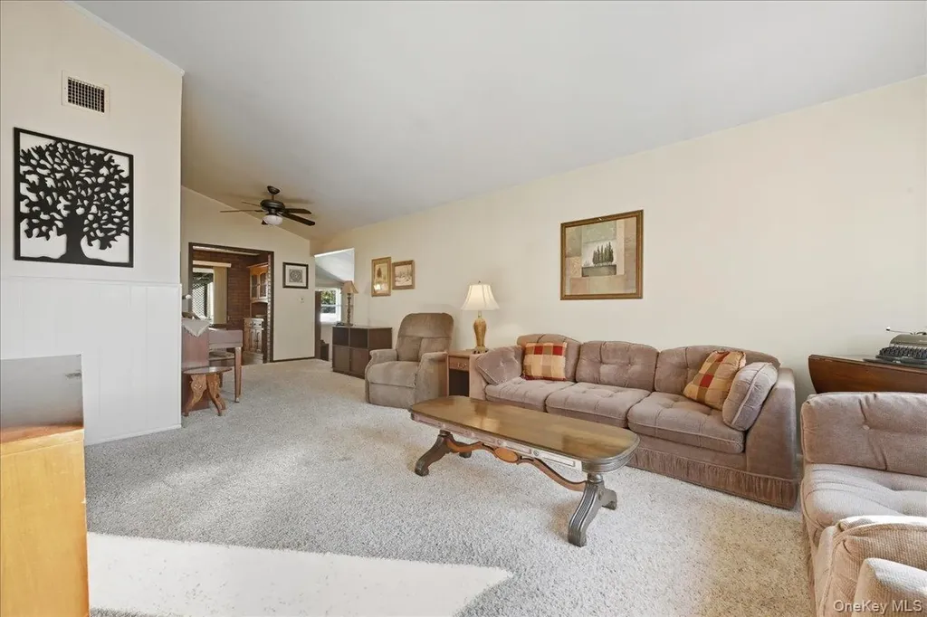 413 Grand Boulevard Deer Park NY 11729