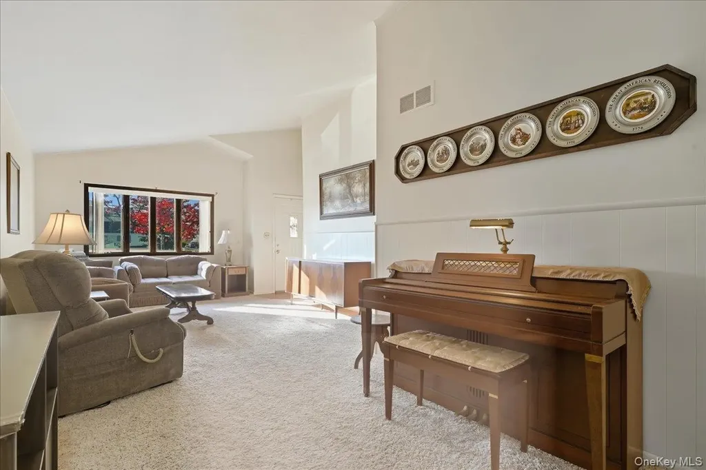 413 Grand Boulevard Deer Park NY 11729