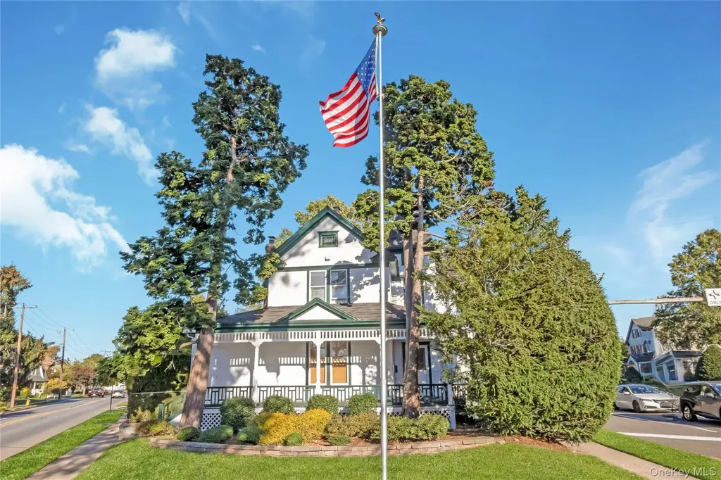 215 Conklin Street Farmingdale NY 11735