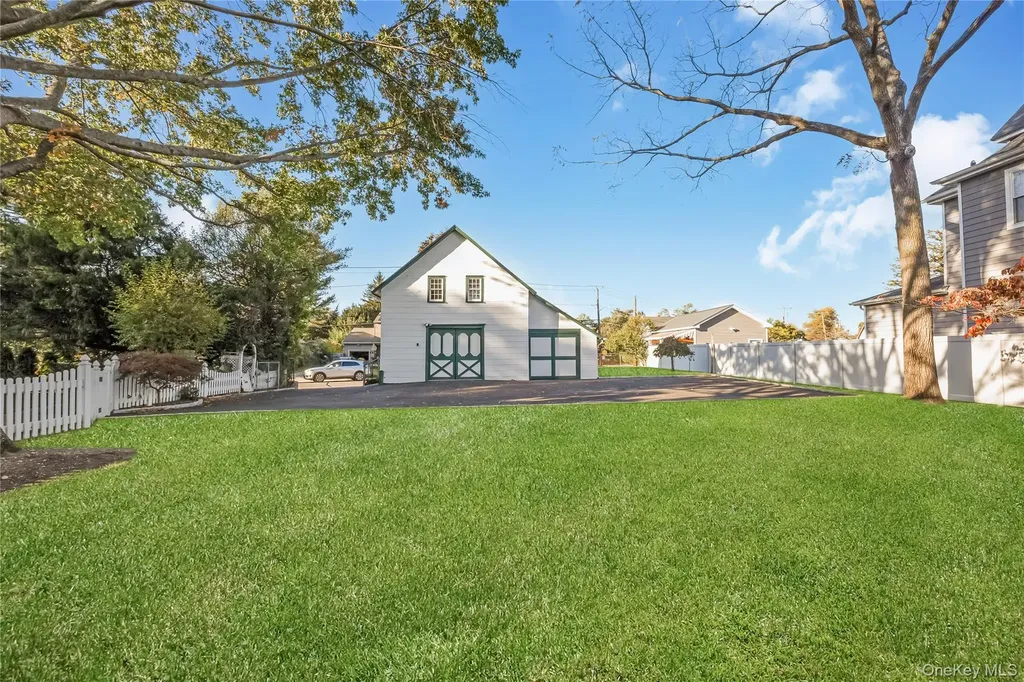 215 Conklin Street Farmingdale NY 11735