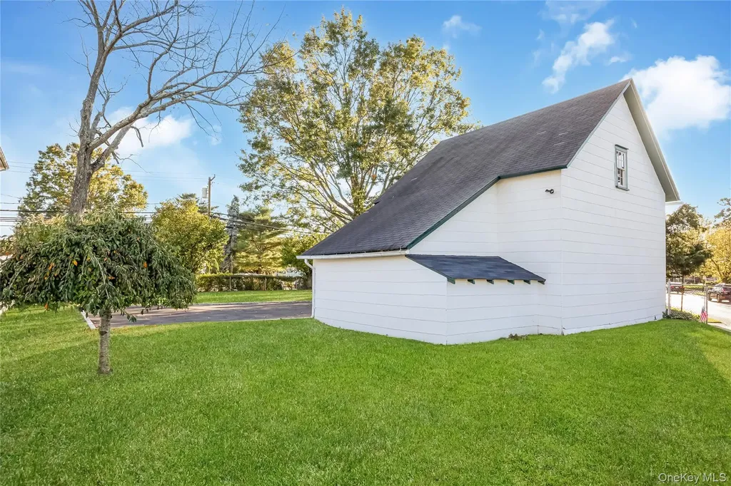 215 Conklin Street Farmingdale NY 11735
