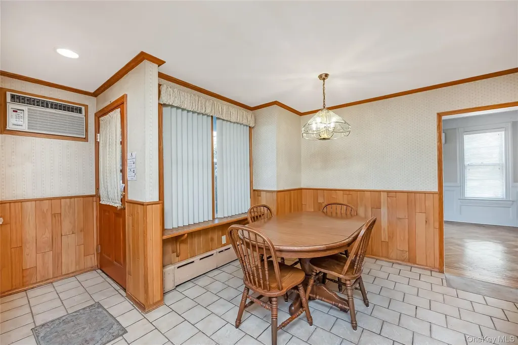 215 Conklin Street Farmingdale NY 11735