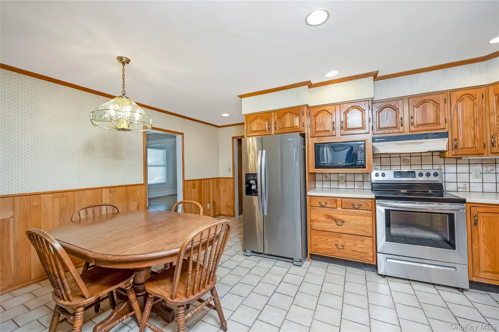 215 Conklin Street Farmingdale NY 11735