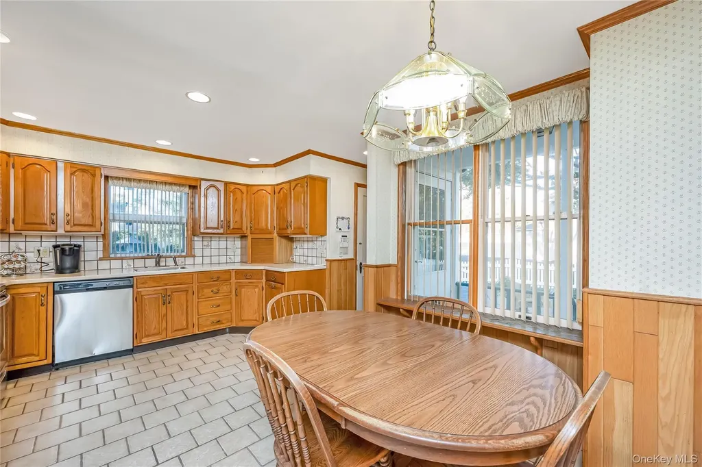 215 Conklin Street Farmingdale NY 11735