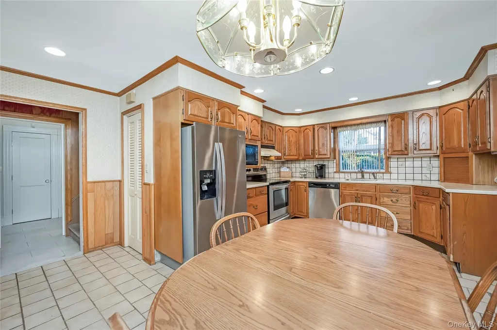 215 Conklin Street Farmingdale NY 11735