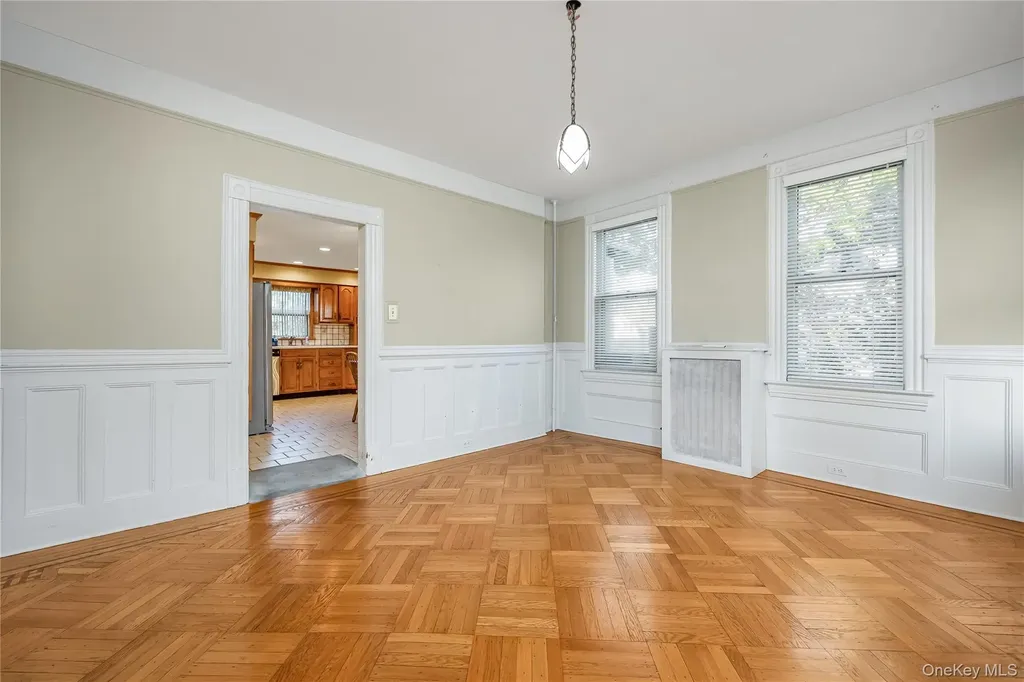 215 Conklin Street Farmingdale NY 11735