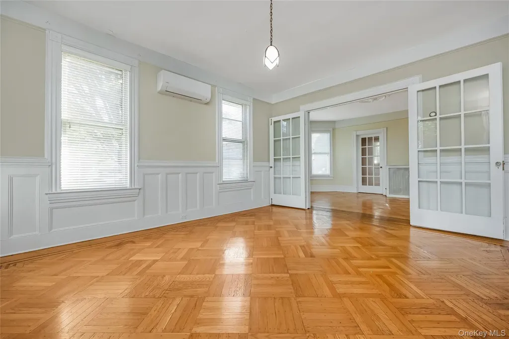 215 Conklin Street Farmingdale NY 11735