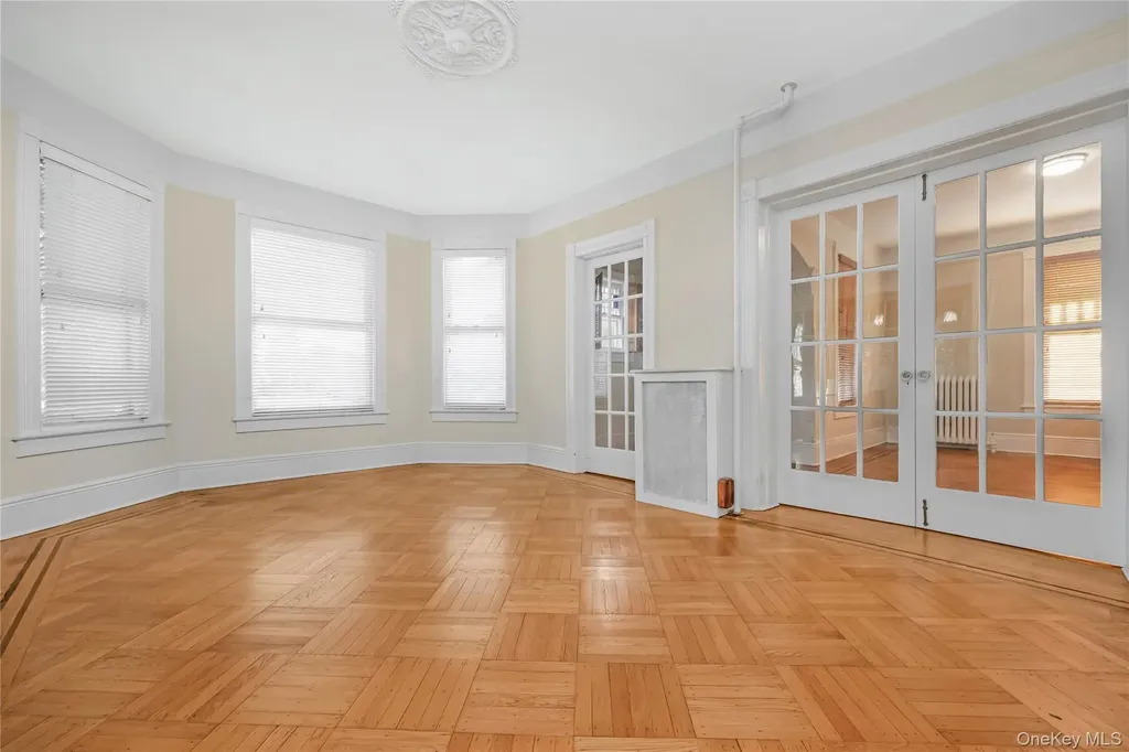 215 Conklin Street Farmingdale NY 11735