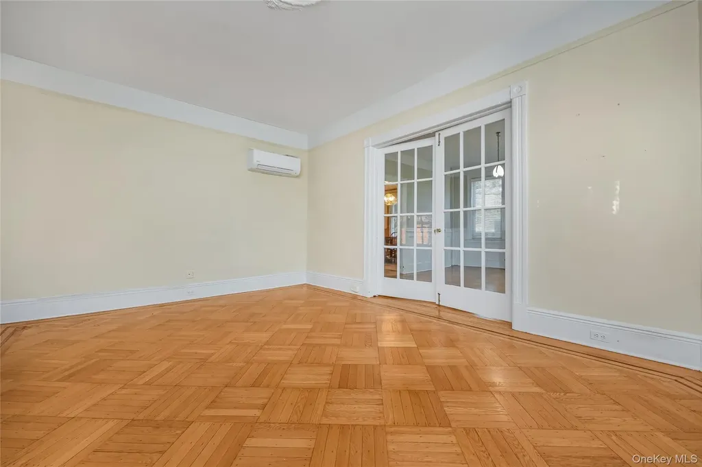 215 Conklin Street Farmingdale NY 11735