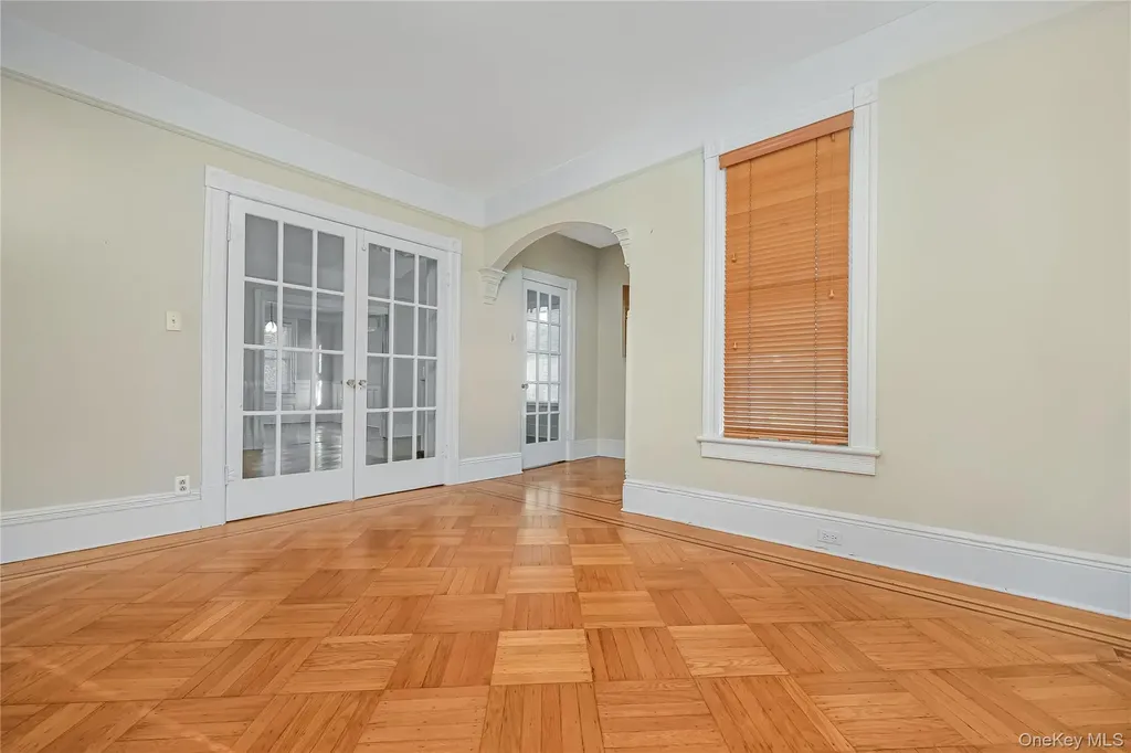 215 Conklin Street Farmingdale NY 11735