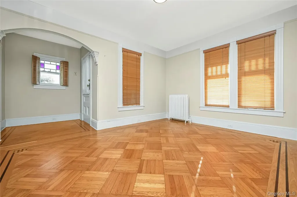 215 Conklin Street Farmingdale NY 11735