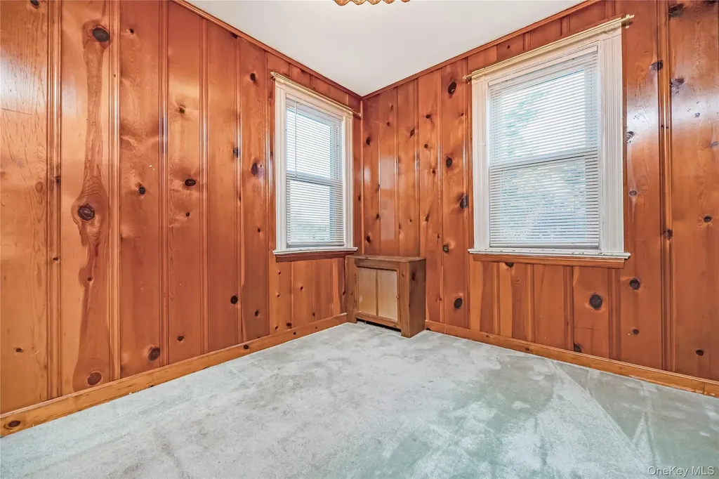 215 Conklin Street Farmingdale NY 11735