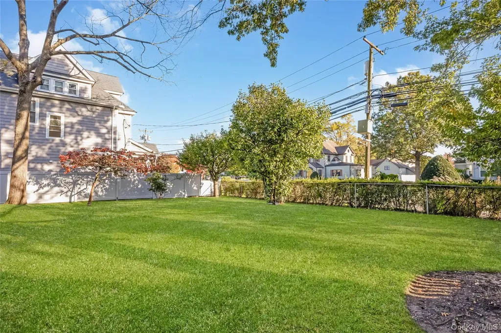215 Conklin Street Farmingdale NY 11735