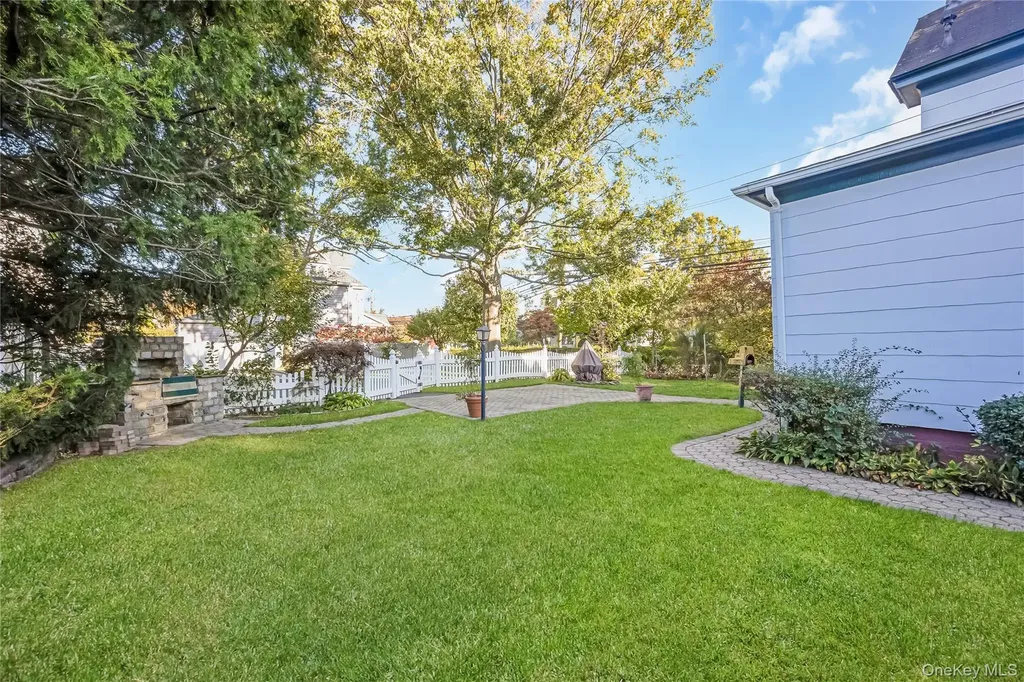 215 Conklin Street Farmingdale NY 11735