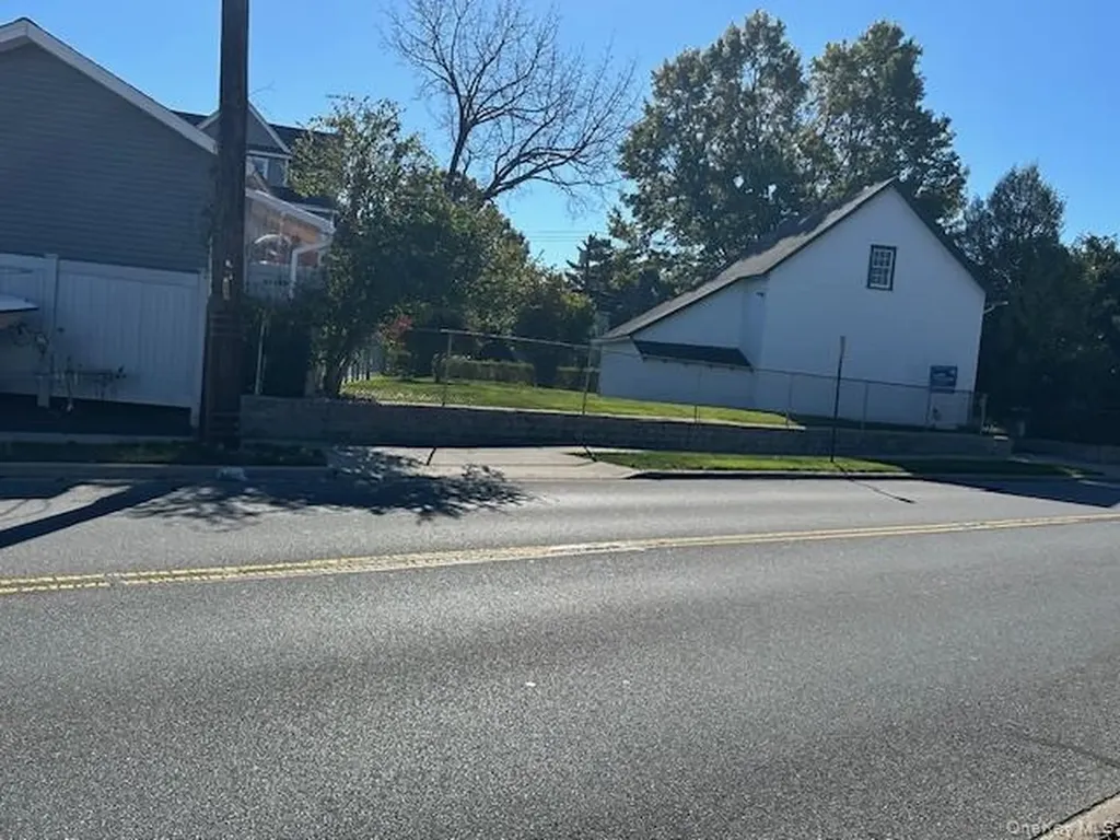 215 Conklin Street Farmingdale NY 11735