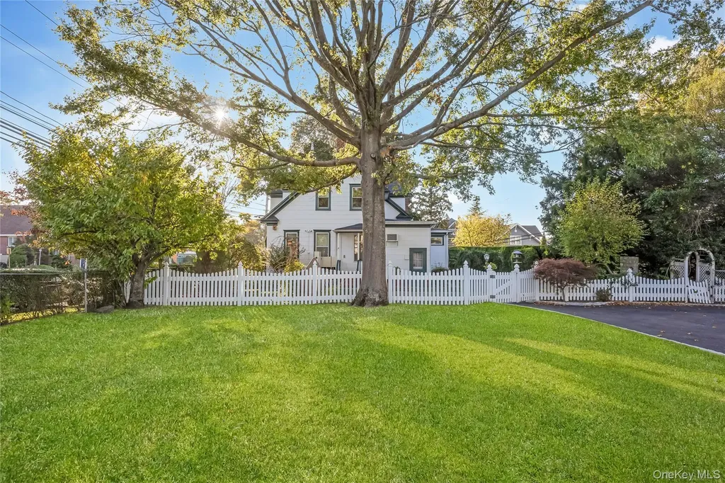215 Conklin Street Farmingdale NY 11735