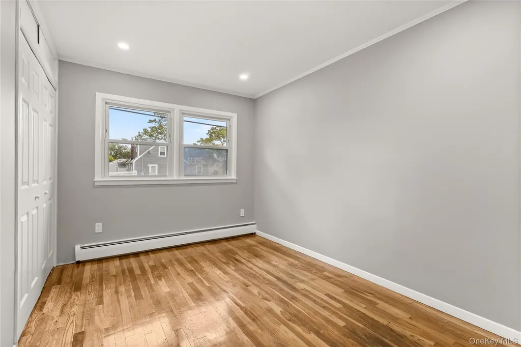 104 E Gates Avenue Lindenhurst NY 11757