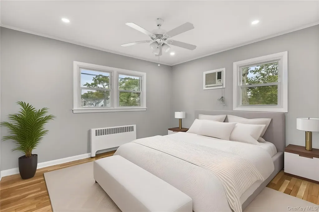 104 E Gates Avenue Lindenhurst NY 11757