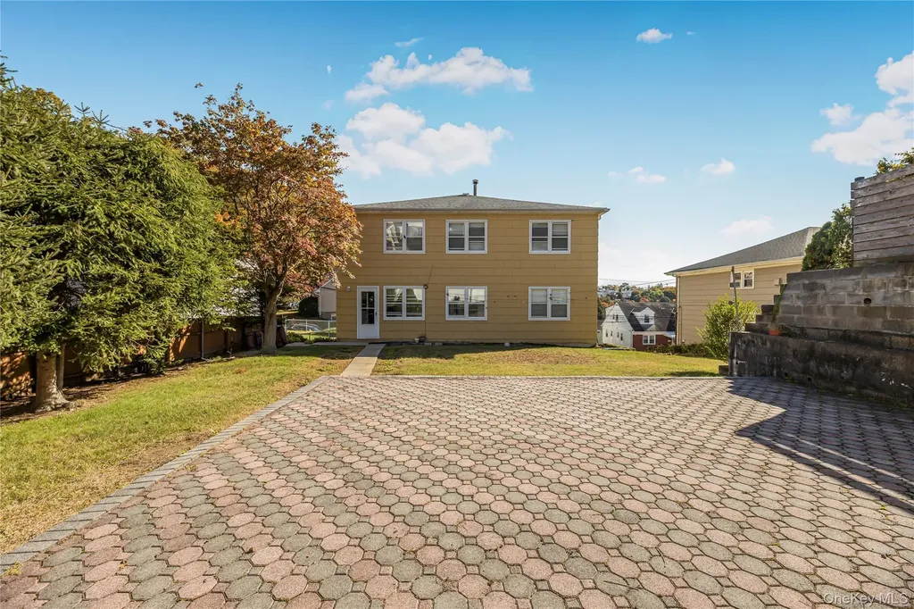 287 Mary Lou Avenue Yonkers NY 10703