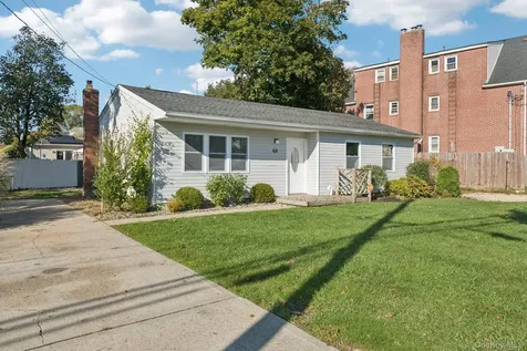 48 Center Avenue Bay Shore NY 11706