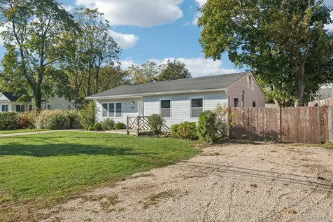 48 Center Avenue Bay Shore NY 11706