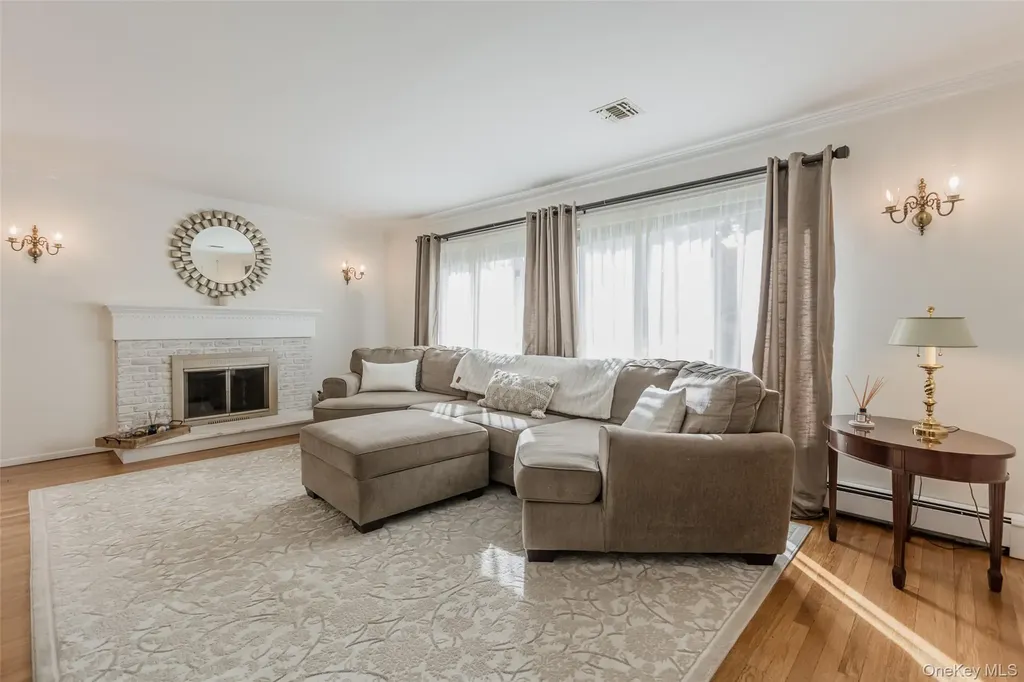 7 Carriage Lane Setauket NY 11733