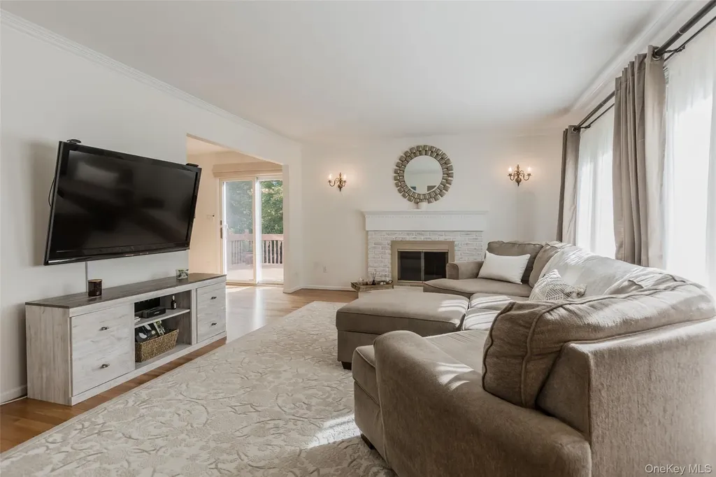 7 Carriage Lane Setauket NY 11733
