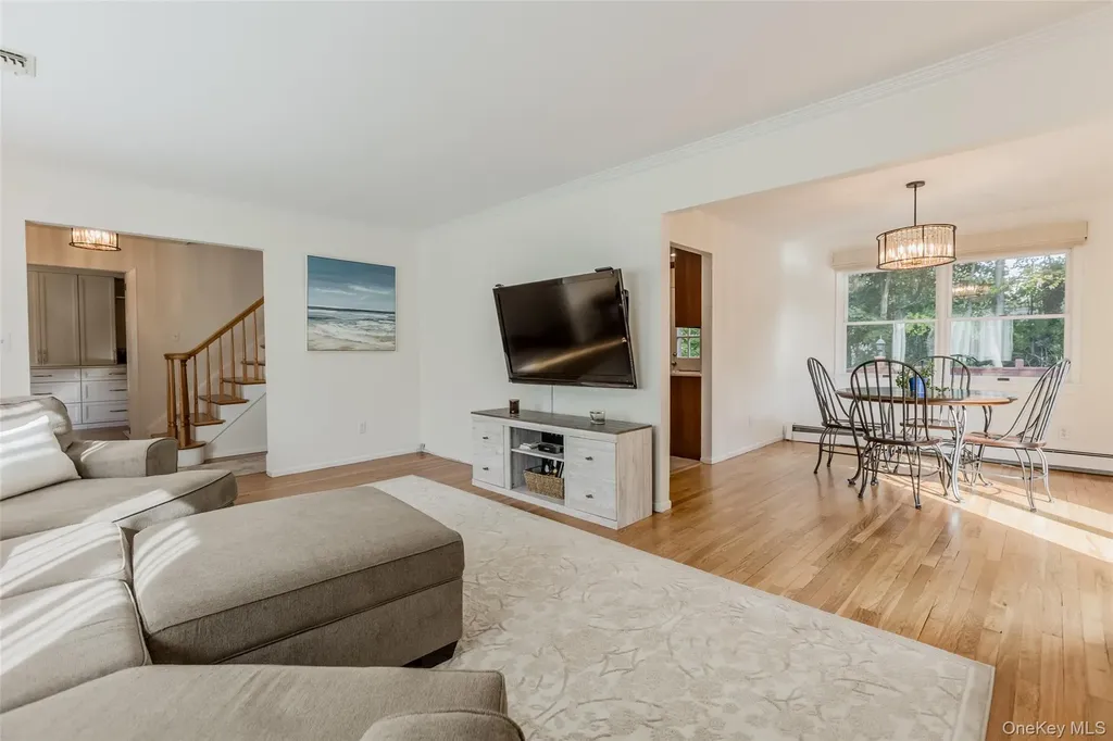 7 Carriage Lane Setauket NY 11733