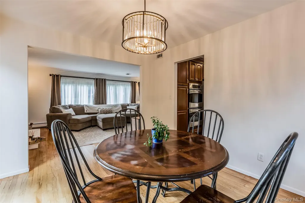 7 Carriage Lane Setauket NY 11733