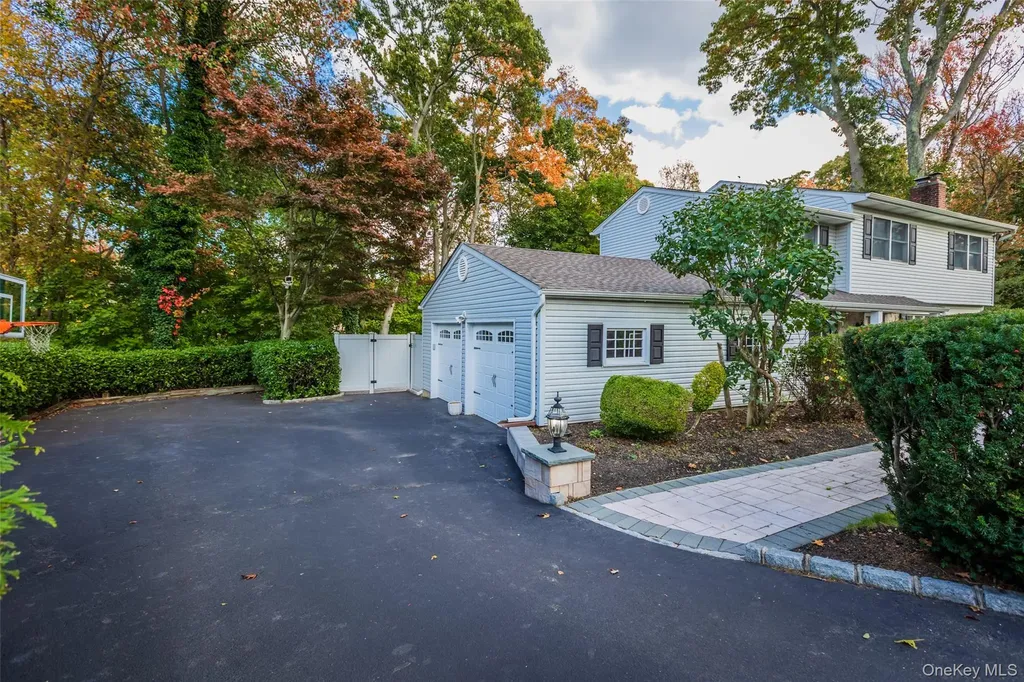 7 Carriage Lane Setauket NY 11733
