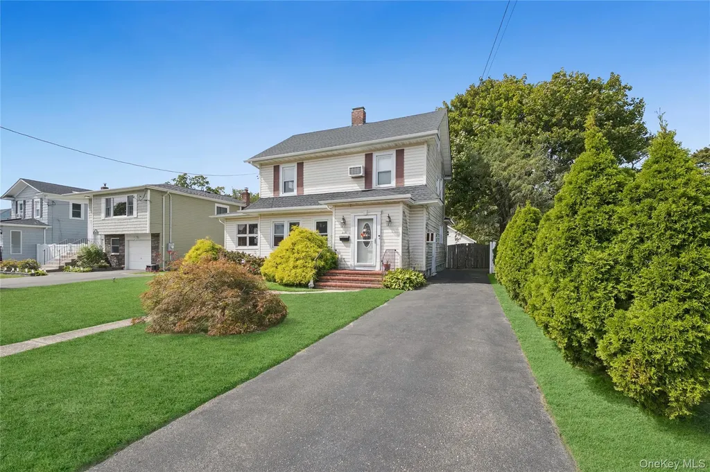 216 Jayne Avenue Patchogue NY 11772