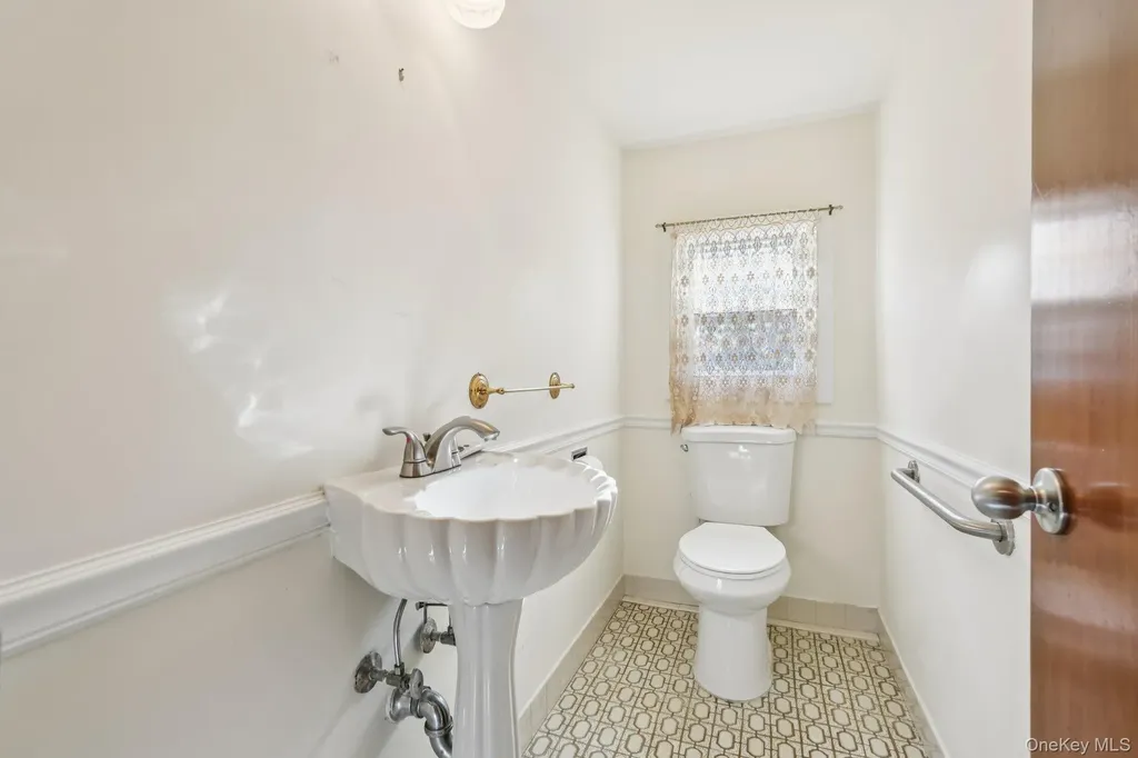 13 Hillview Drive Scarsdale NY 10583