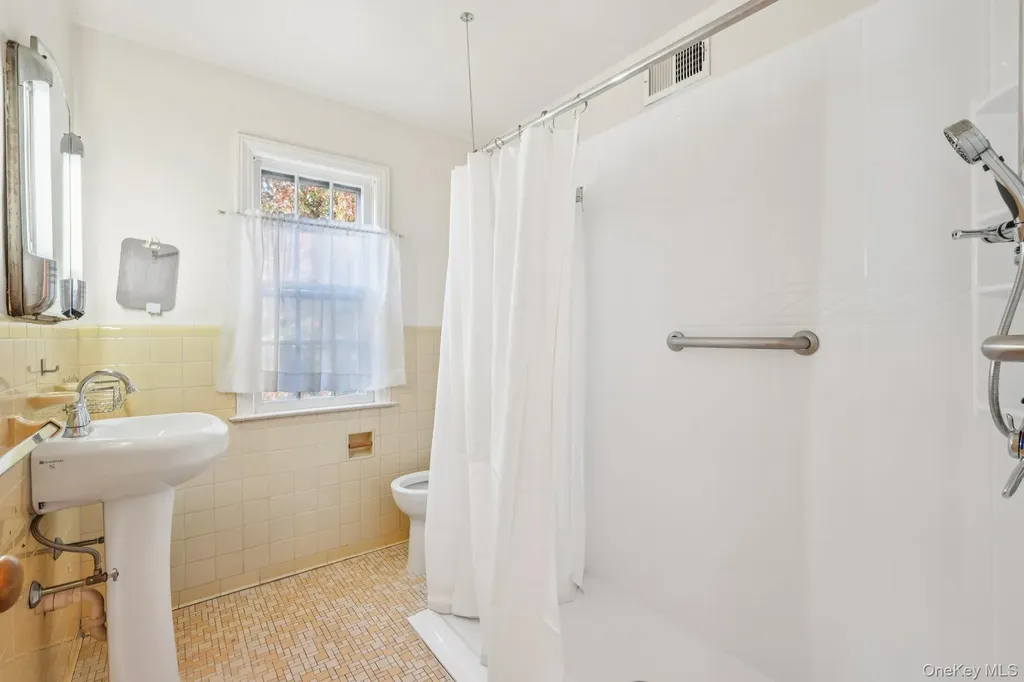 13 Hillview Drive Scarsdale NY 10583