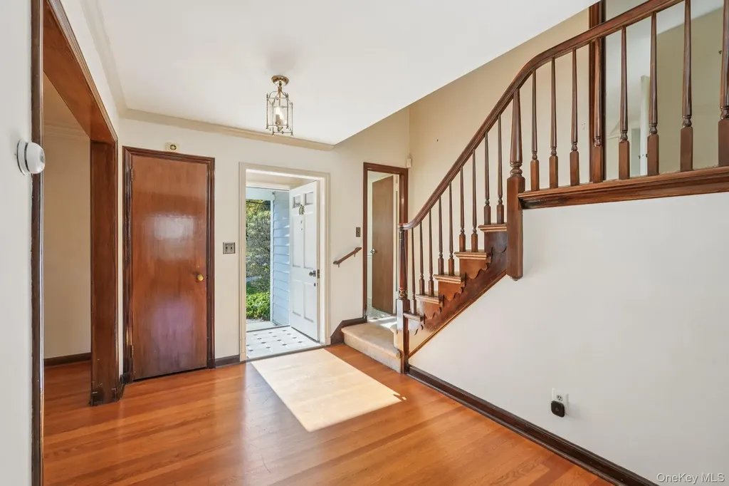 13 Hillview Drive Scarsdale NY 10583
