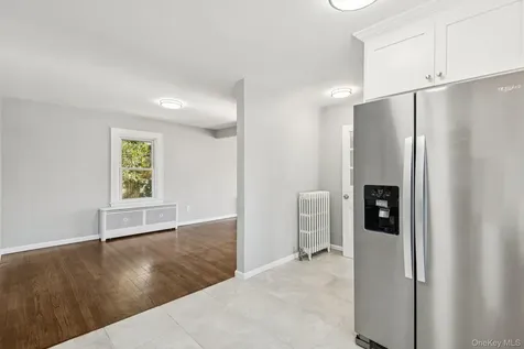 25 Roosevelt Street Bay Shore NY 11706