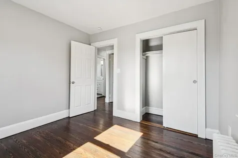 25 Roosevelt Street Bay Shore NY 11706