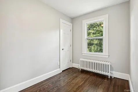 25 Roosevelt Street Bay Shore NY 11706