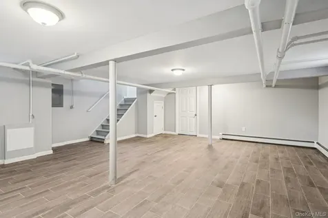 25 Roosevelt Street Bay Shore NY 11706