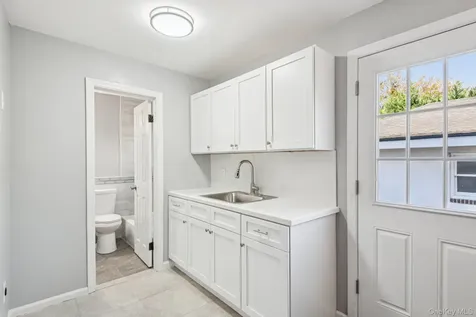 25 Roosevelt Street Bay Shore NY 11706