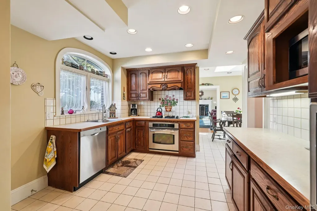 18 Chippewa Road Yonkers NY 10710