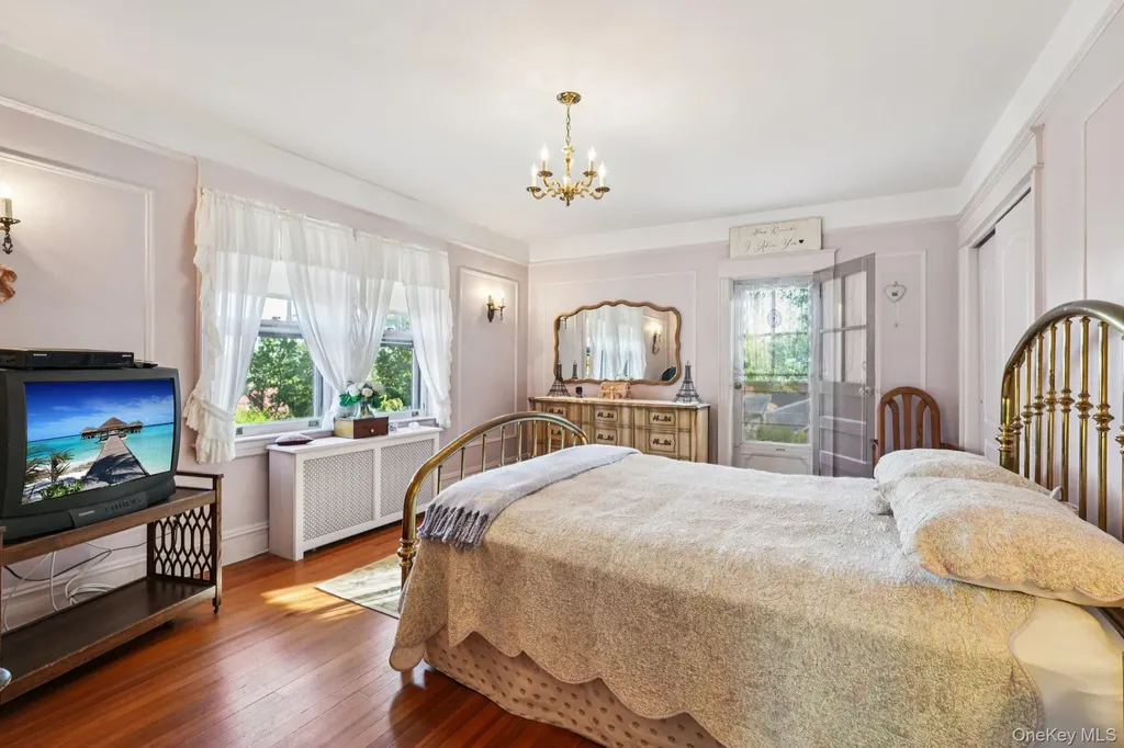 18 Chippewa Road Yonkers NY 10710