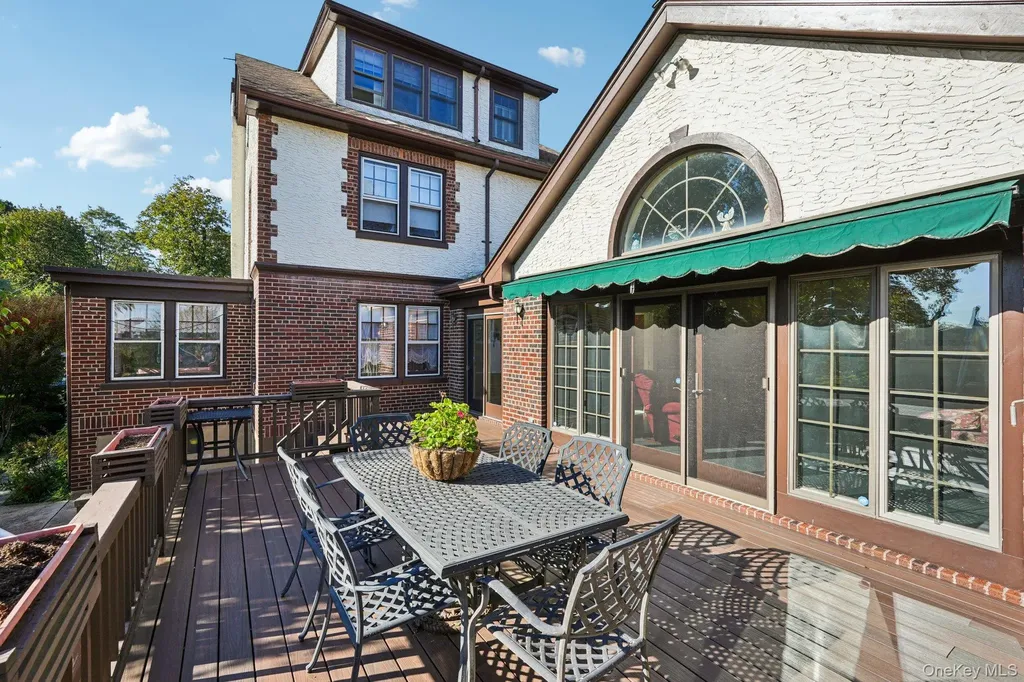 18 Chippewa Road Yonkers NY 10710